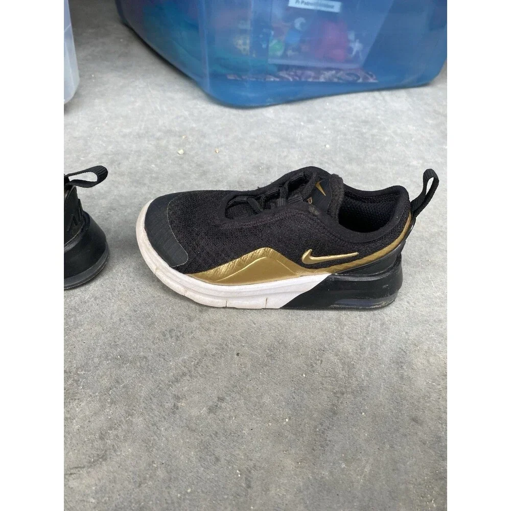 Nike Air Max Motion 2 Black Metallic Gold Kids Shoes 7C